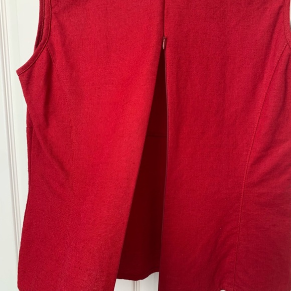 Red tank size Large - Picture 3 of 7